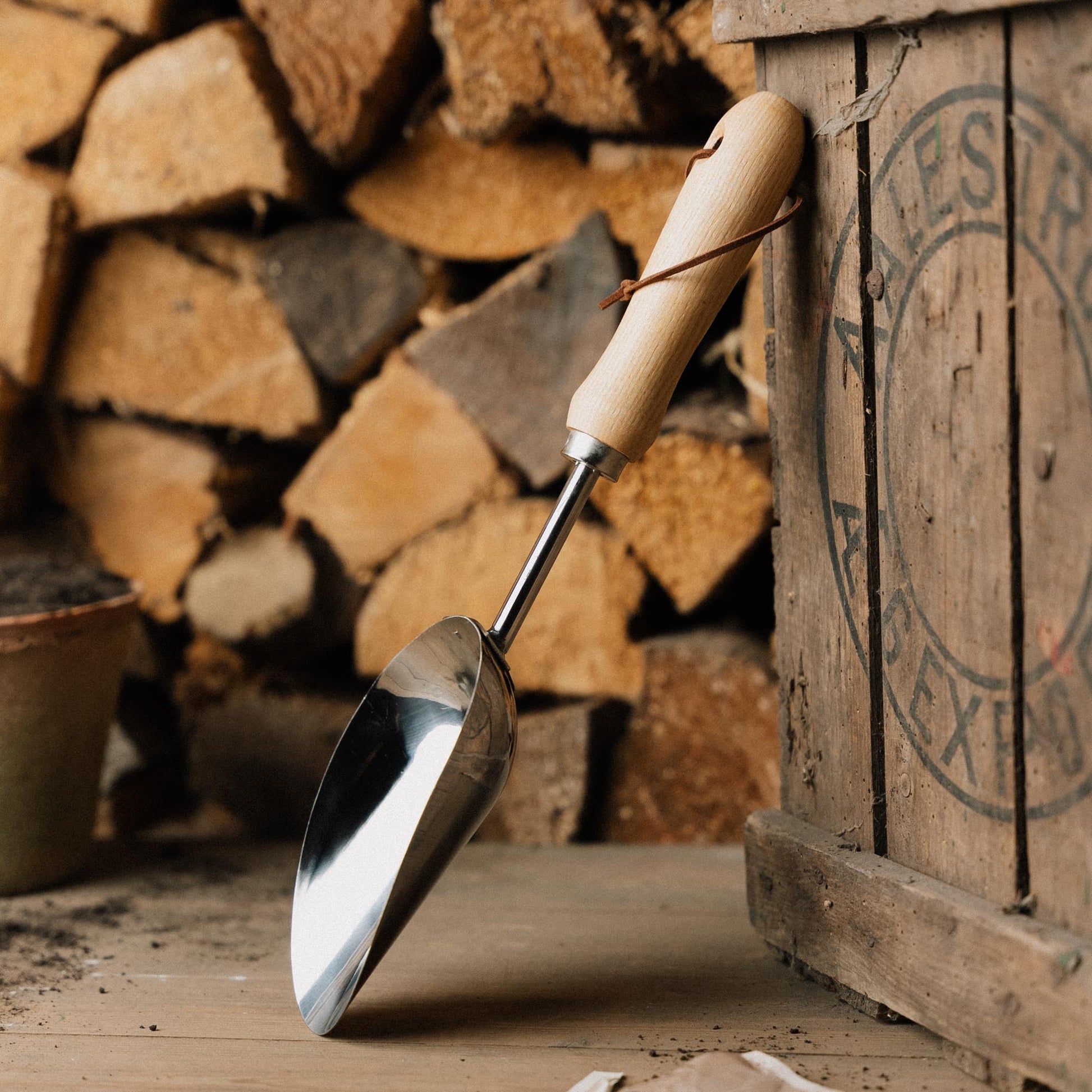 Håndskovl til kompost