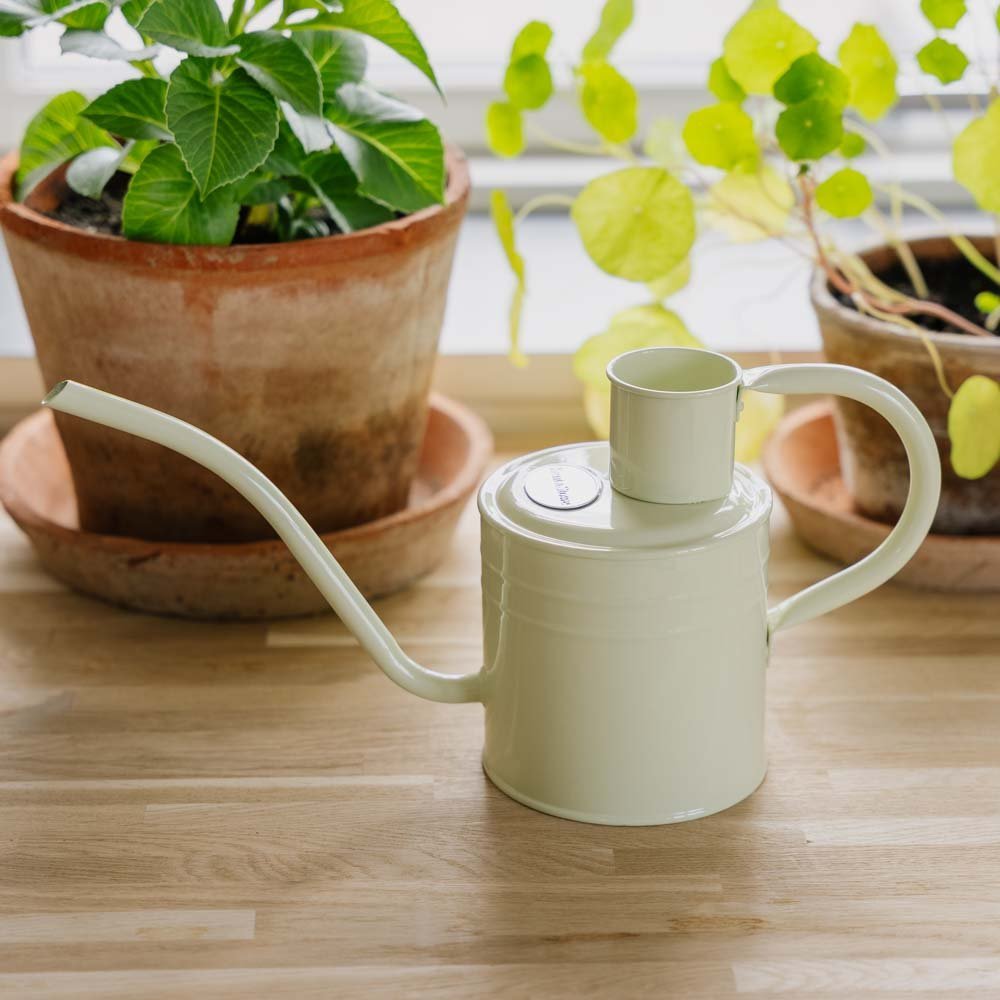 Inomhus metallvattenkanna, 1 L, vintage krämfärgad