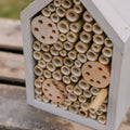 Insektshotell, Tallträ, L: 14 cm B: 17 cm H: 28 cm